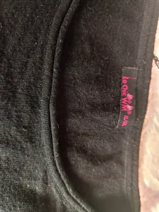 Jersey negro con adornos