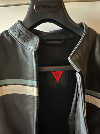 Chaqueta de moto Dainese negra