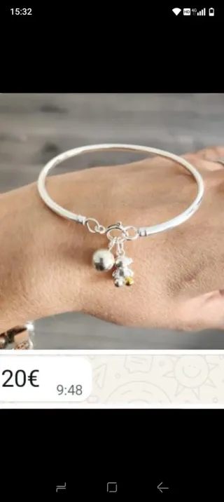 Pulsera plata con charms