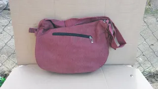 Bolsito estilo collage azul y rojo