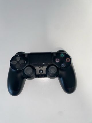 PS4 Pro + Mando + FIFA 23 y GTA V