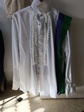 Camisa de traje campero con volantes