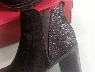 Botines negros Talla 36 con brillos