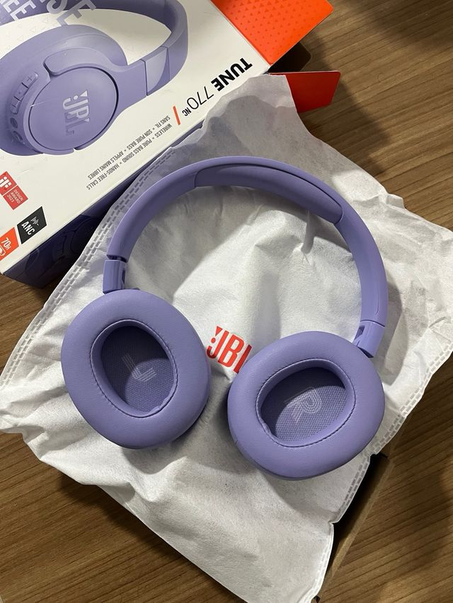 Nuovi auricolari JBL Tune 770NC Viola