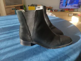 Botines piel elástico Zara