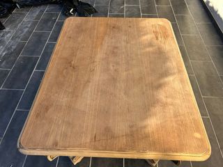 Mesa antigua de madera