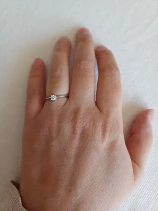 Anillo solitario oro blanco y brillante