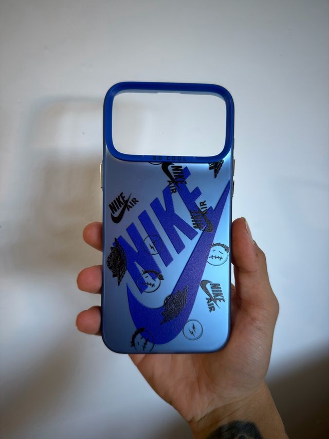 Funda iPhone 17 Pro Max Nike