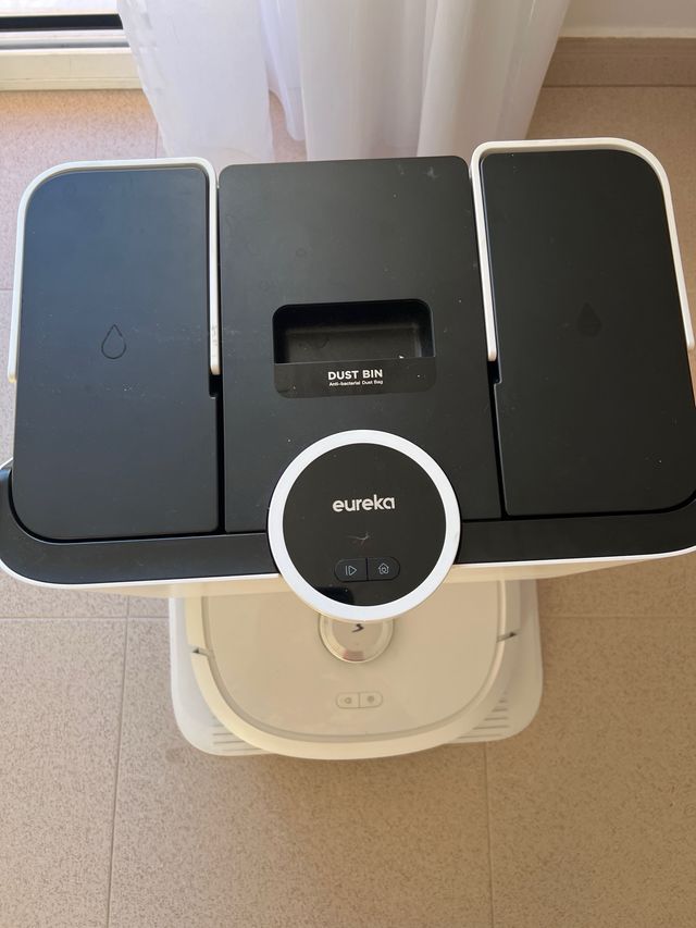 Averiado - Eureka J20 Robot Aspirador y Fregasuelo