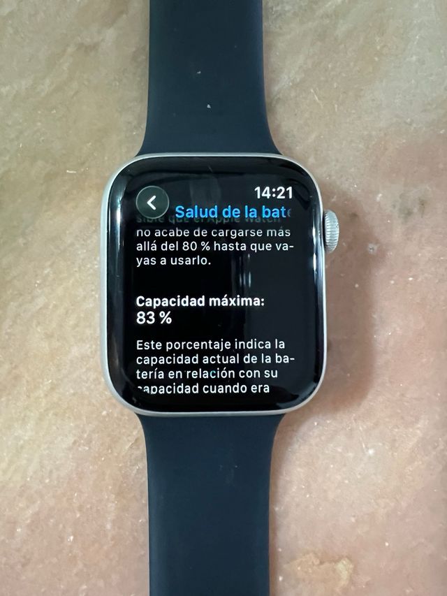 Apple Watch S6 in alluminio argento 44mm