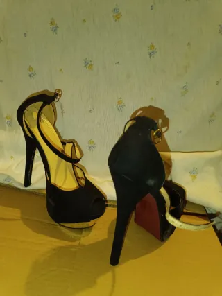 Zapatos de tacón negros