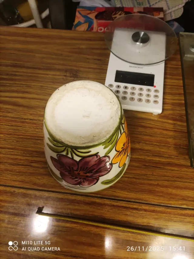 Basija de porcelana pintada a mano