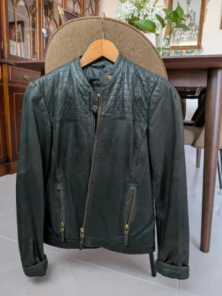 Chaqueta de piel verde