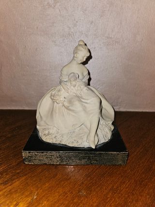 Statua antica in terracotta