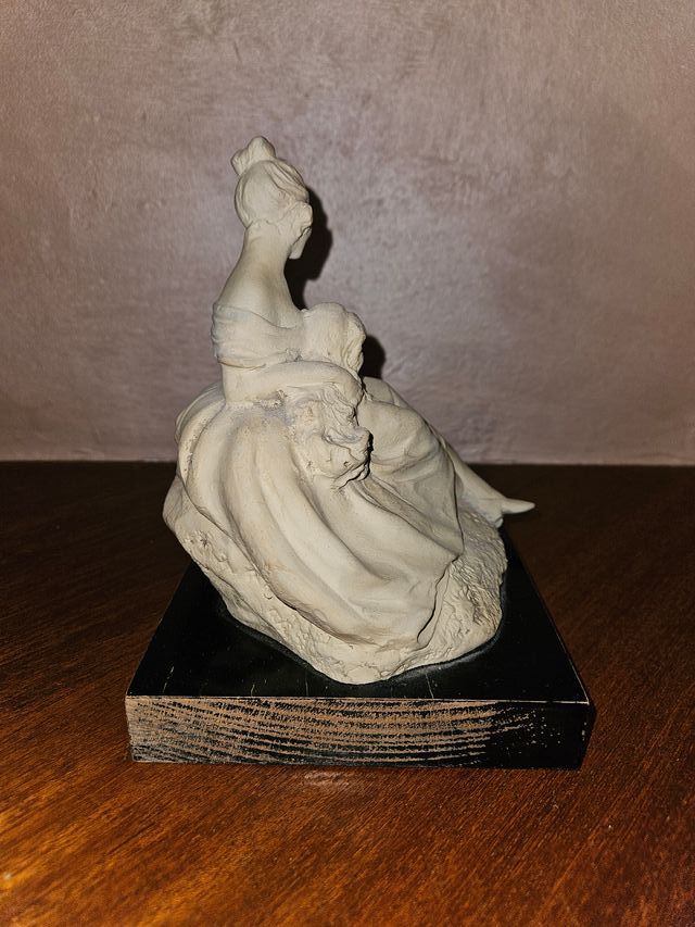 Statua antica in terracotta