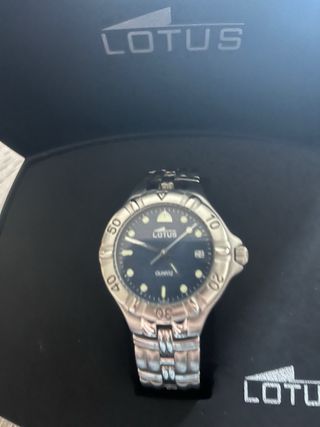 Reloj Lotus Azul y Plateado
