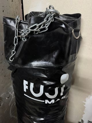 Saco de boxeo Fuji Mae con soporte