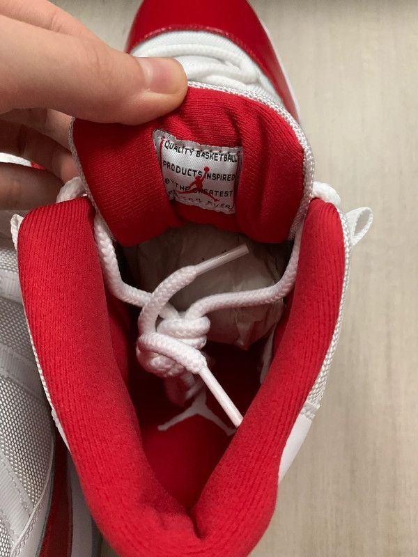 Jordan 11 Retro Cherry Talla 43 Nuevas