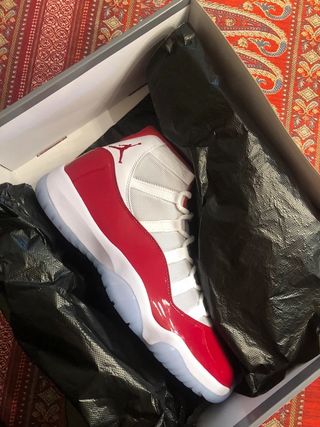 Jordan 11 Retro Cherry Talla 46 Nuevas