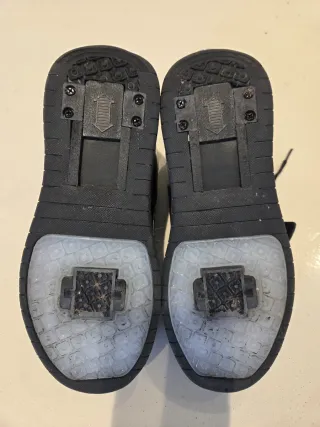 Zapatillas con Ruedas y Luces LED