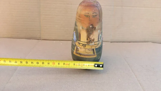 Matrioska de madera antigua