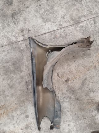 Aleta Derecha Nissan Almera N16 Gris