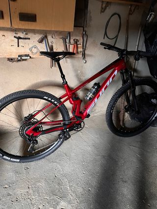 Bicicleta de Montaña Roja