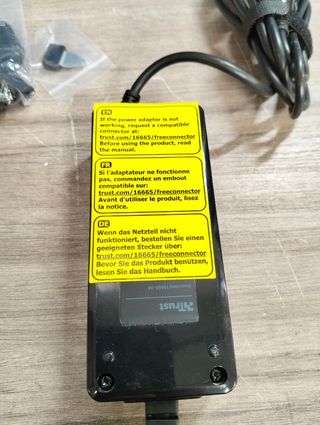 Trust 16665 Cargador Universal 65W para Portátiles