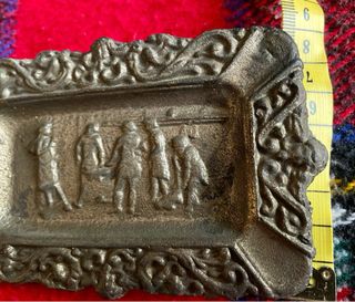 Cenicero de bronce antiguo