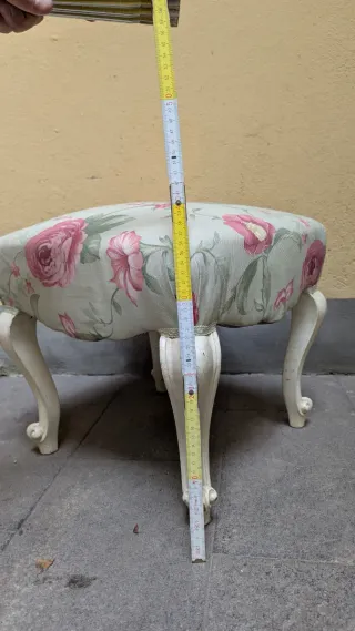 Coppia di sgabelli barocchetto laccati, anni ’40