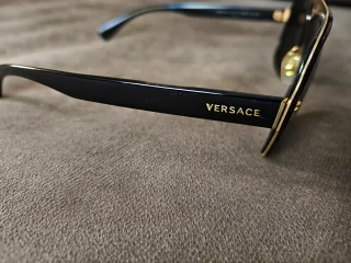 Occhiali da sole Versace neri e dorati
