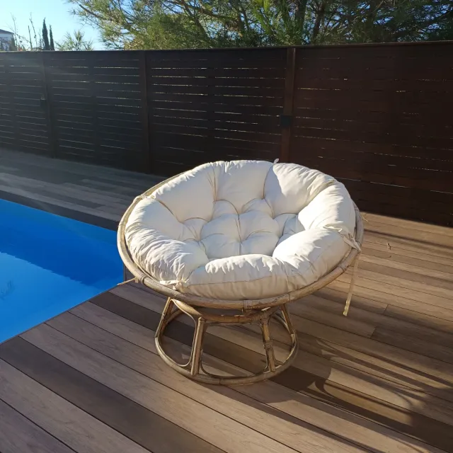 Poltrona Papasan in rattan con cuscino beige