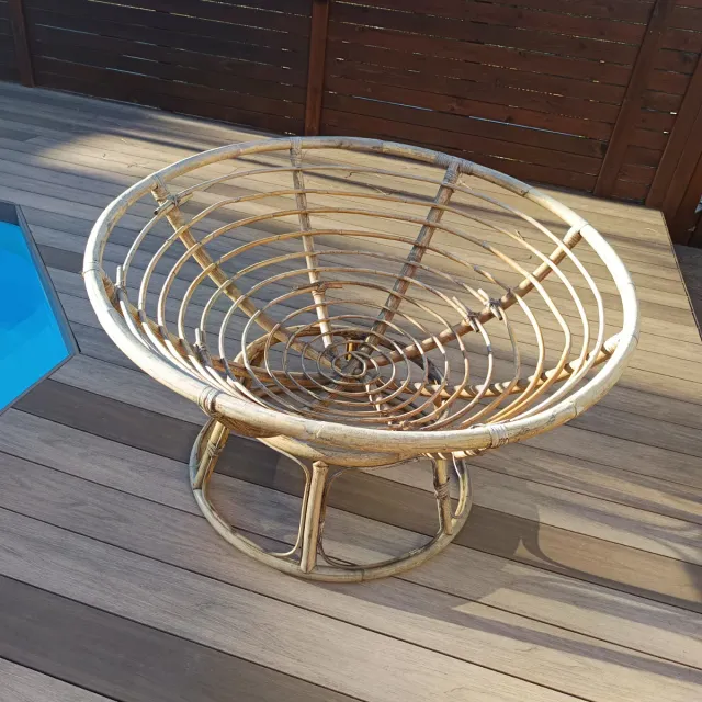 Poltrona Papasan in rattan con cuscino beige