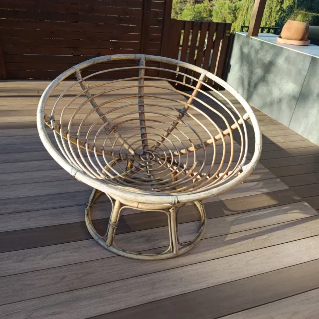 Poltrona Papasan in rattan con cuscino beige