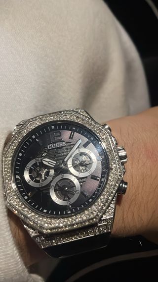 Reloj Guess Plateado y Negro con Cristales