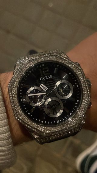 Reloj Guess Plateado y Negro con Cristales