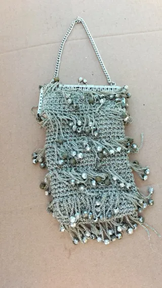 Bolso vintage con cadena y abalorios