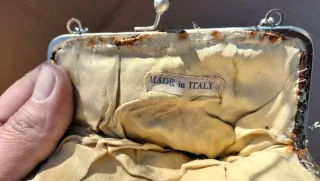 Bolso vintage con cadena y abalorios