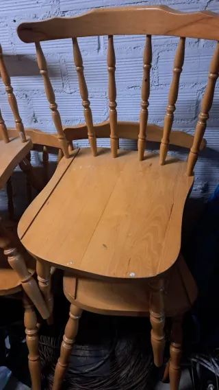 4 Sillas de Comedor de Madera