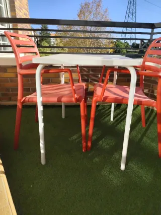 Tavolo da terrazza o giardino in metallo