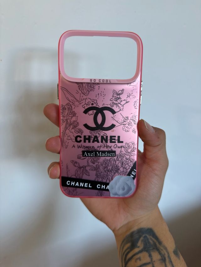 Funda Iphone 17 Pro Max Chanel