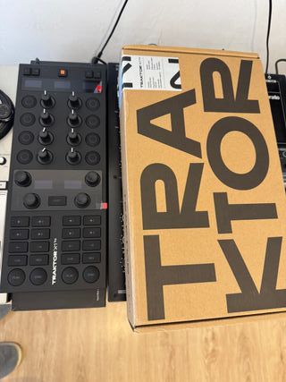 Controlador DJ Traktor X1 MK3