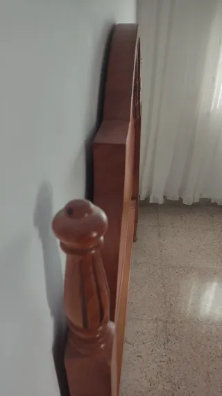 Cabecero de madera maciza estilo clásico