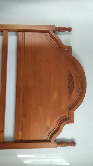 Cabecero de madera maciza estilo clásico
