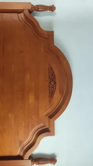Cabecero de madera maciza estilo clásico