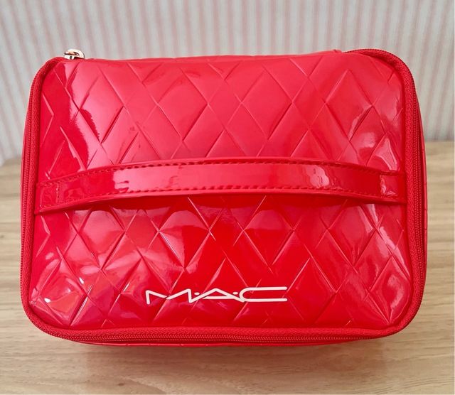 NECESER / POUCH MAC