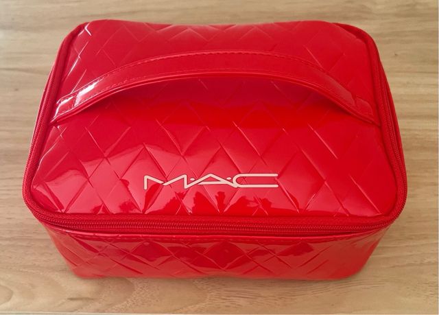 NECESER / POUCH MAC