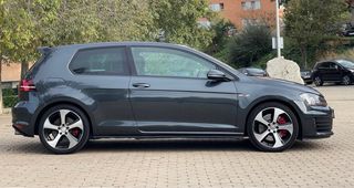 Volkswagen Golf  GTI.  ( distintivo-C 🟢 )