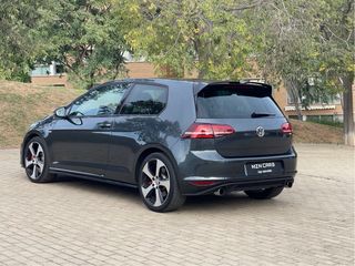 Volkswagen Golf  GTI.  ( distintivo-C 🟢 )