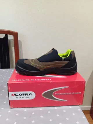 Zapatos de seguridad Cofra negros y marrones
